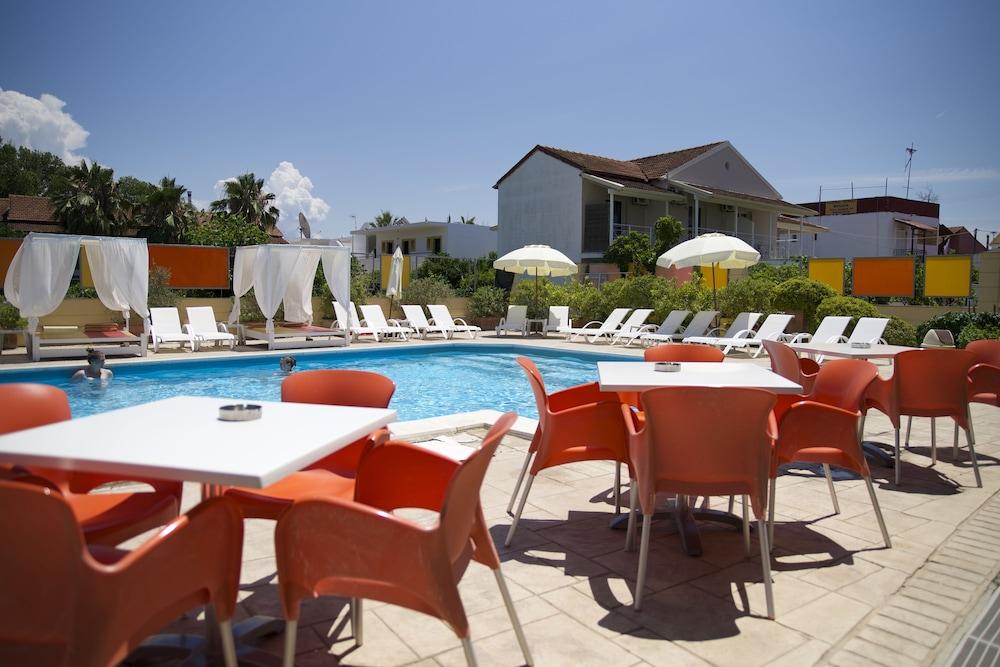 Kavos Central Gardens Екстер'єр фото