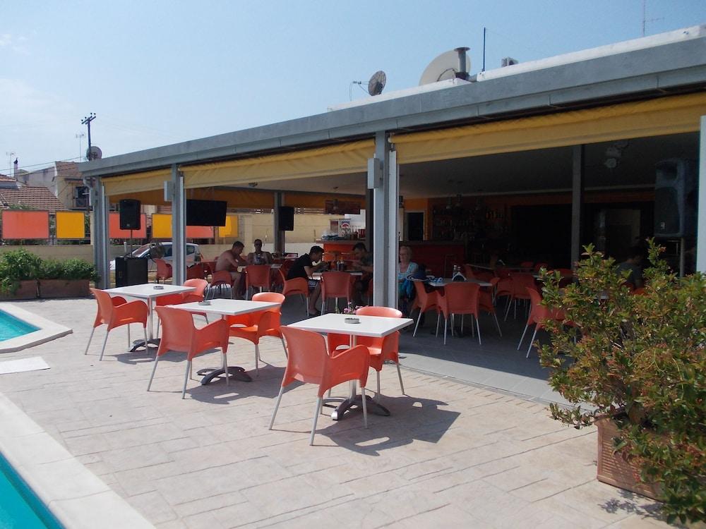 Kavos Central Gardens Екстер'єр фото